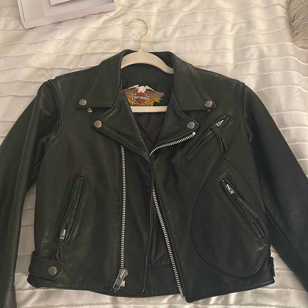 Cropped authentic Harley Davidson jacket (in good shape)